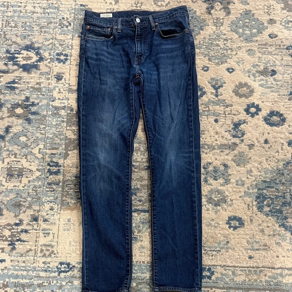 Slim Fit Men's Dark Blue Jeans - Classic Denim Style